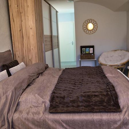Chill Home : Appartement Cocooning Avec Jacuzzi Grandson Экстерьер фото