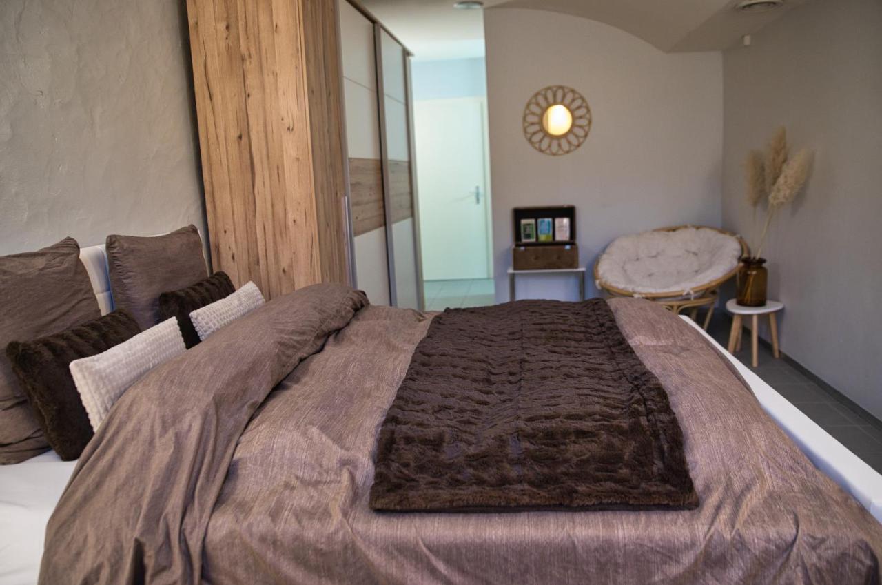 Chill Home : Appartement Cocooning Avec Jacuzzi Grandson Экстерьер фото